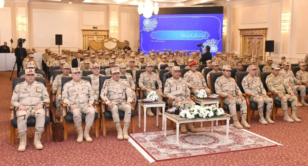 وزير الدفاع يلتقي بمقاتلي قوات حرس الحدود