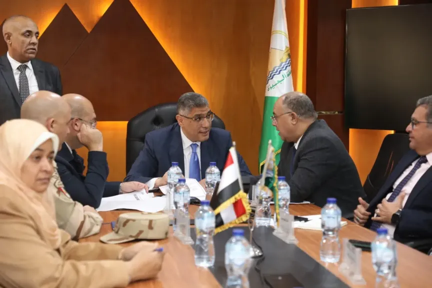 جانب من متابعة محافظ الجيزة لانتخابات مجلس النواب
