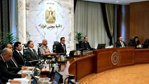 الوزراء يوافق على استكمال إجراءات طرح محطات توليد الكهرباء بجبل الزيت