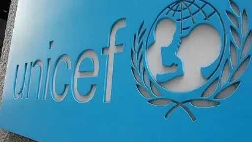 الحكومة اليمنية ترحب بقرار اليونيسف نقل مقرها من... الحكومة اليمنية ترحب بقرار اليونيسف نقل مقرها من صنعاء إلى عدن لضمان سلامة عملها