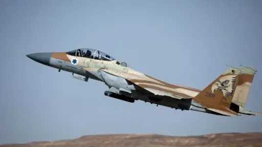 طائرات إسرائيلية تحلق فوق حمص وحماة وسط سوريا طائرات إسرائيلية تحلق فوق حمص وحماة وسط سوريا