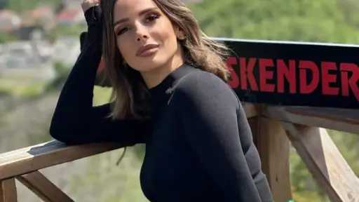 ليه التبني حرام؟..إيمان العاصي تثير التساؤلات على السوشيال... ليه التبني حرام؟..إيمان العاصي تثير التساؤلات على السوشيال ميديا