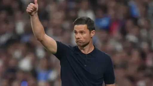 تشابي ألونسو في اختبار نار.. ريال مدريد بين... تشابي ألونسو في اختبار نار.. ريال مدريد بين الإعجاب والهزيمة في سانتياجو برنابيو