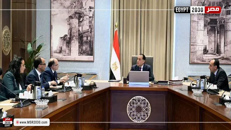 رئيس الوزراء يلتقي رئيس هيئة الدواء المصرية