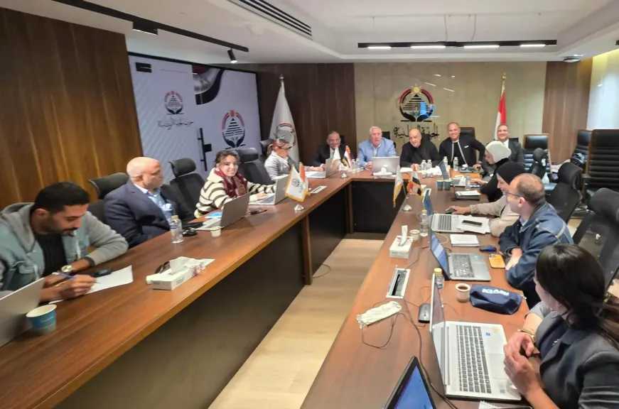 انتخابات مجلس النواب 2025.. السيد القصير يتابع العملية الانتخابية عبر الغرفة المركزية لحزب الجبهة الوطنية