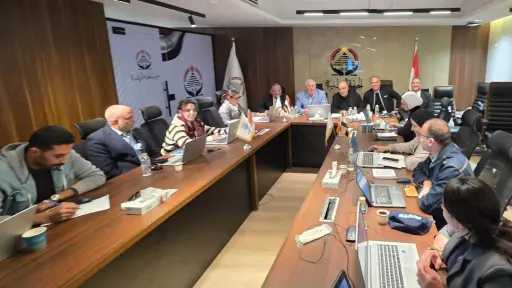 انتخابات مجلس النواب 2025.. السيد القصير يتابع العملية... انتخابات مجلس النواب 2025.. السيد القصير يتابع العملية الانتخابية عبر الغرفة المركزية لحزب الجبهة الوطنية