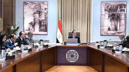 رئيس الوزراء يناقش فرصا استثمارية بمنطقة المثلث الذهبي... رئيس الوزراء يناقش فرصا استثمارية بمنطقة المثلث الذهبي مع القطاع الخاص
