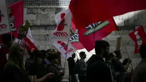 البرتغال تشهد إضرابا عاما احتجاجا على قانون العمل... البرتغال تشهد إضرابا عاما احتجاجا على قانون العمل الجديد