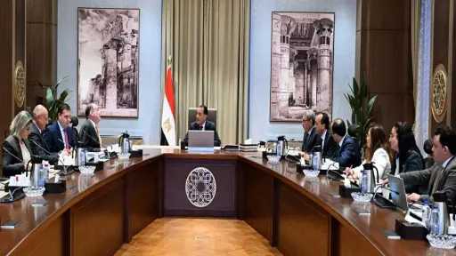 رئيس الوزراء يلتقي رئيس شركة ”بلومبرج جرين” لبحث... رئيس الوزراء يلتقي رئيس شركة ”بلومبرج جرين” لبحث إقامة شراكات في عدة مجالات