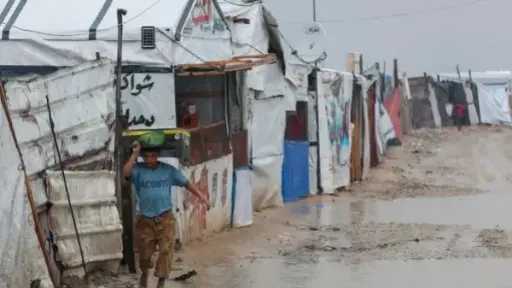 14 شهيدا في 24 ساعة .. العاصفة بغزة تحول مخيمات النازحين إلى مقابر مفتوحة