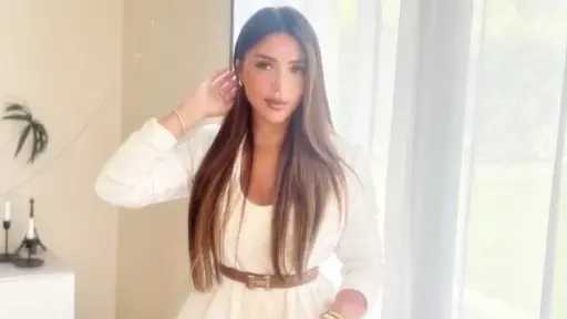 سارة سلامة تتألق بإطلالة أنيقة باللون الأبيض على... سارة سلامة تتألق بإطلالة أنيقة باللون الأبيض على إنستجرام