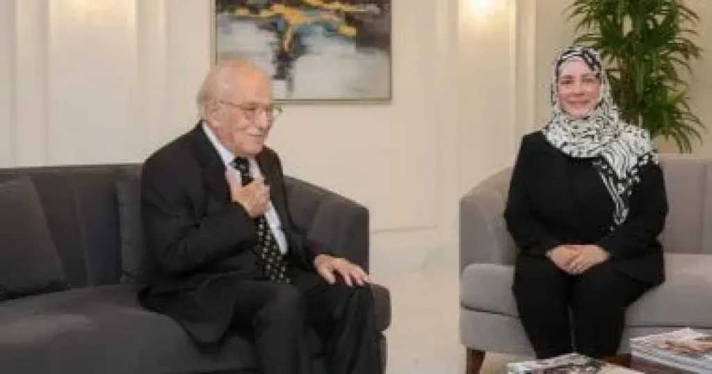 رشوان توفيق لـ عبلة كامل: ألف سلامة عليكي يا حبيبة الكل