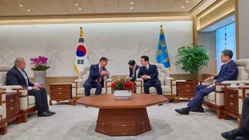 السفير المصري الجديد يقدم أوراق الاعتماد إلي رئيس... السفير المصري الجديد يقدم أوراق الاعتماد إلي رئيس جمهورية كوريا