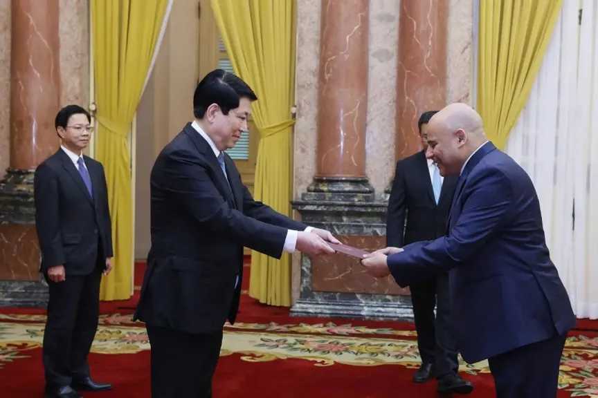 سفير مصر فى هانوي يقدم أوراق اعتماده للسيد رئيس جمهورية فيتنام الاشتراكية