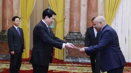 سفير مصر فى هانوي يقدم أوراق اعتماده للسيد رئيس جمهورية فيتنام الاشتراكية