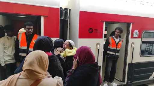 سكك حديد مصر تواصل نقل الأشقاء السودانيين ضمن... سكك حديد مصر تواصل نقل الأشقاء السودانيين ضمن مشروع العودة الطوعية