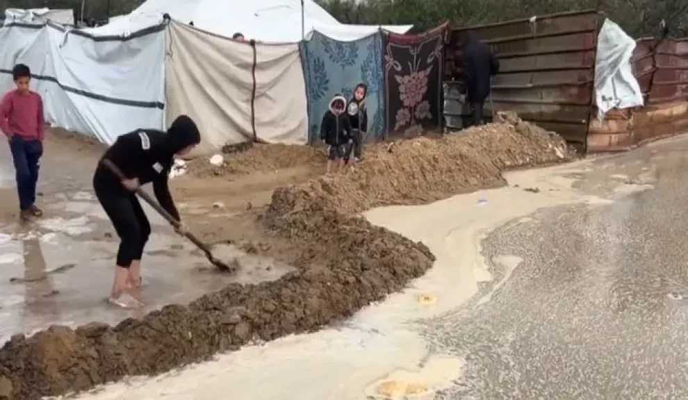 الإغاثة الطبية في غزة: موجة الأمطار الأخيرة كشفت فشل الحلول المؤقتة