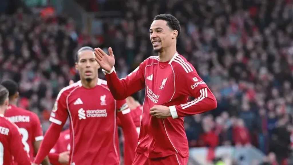 ليفربول يتقدم على برايتون بهدف هوجو إيكيتيكي في الشوط الأول بمشاركة محمد صلاح