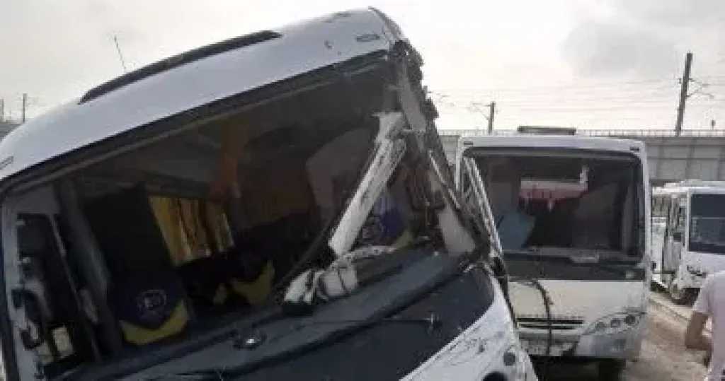 مصرع شخص وإصابة 8 آخرين في حادث تصادم أتوبيس وميكروباص بالشرقية