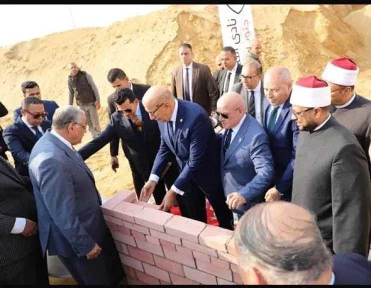 رئيس مجلس القضاء الأعلى يضع حجر أساس مسجد شهداء القضاة بالتجمع السادس