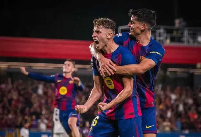 الاتحاد الإسباني يكشف حكم مباراة برشلونة وفياريال في الجولة 17 من الليجا