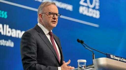 رئيس وزراء أستراليا يُدين حادث إطلاق النار في بوندي ويؤكد التنسيق مع الشرطة