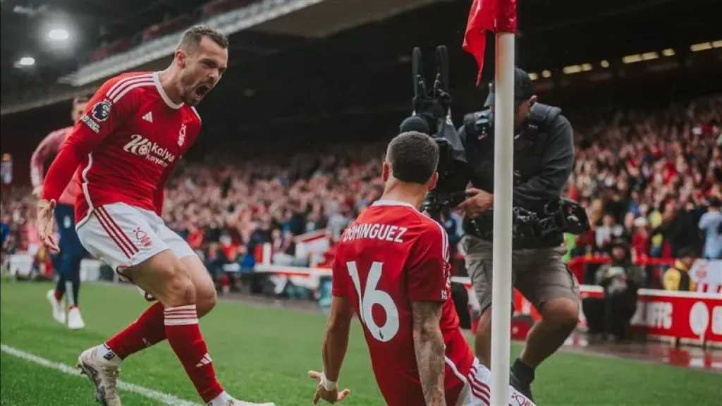 نوتنجهام فورست يسحق توتنهام بثلاثية في الدوري الإنجليزي