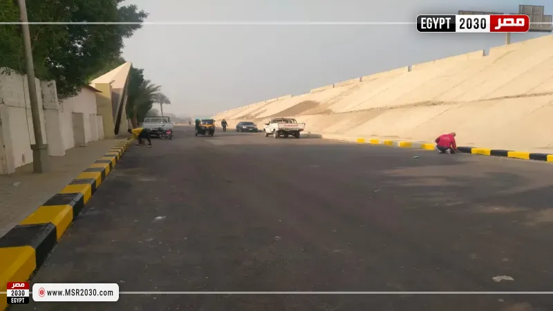 محافظ الجيزة يتابع أعمال رصف وتطوير طريق الشورى لربط طريق أسيوط الزراعي بمدخل البدرشين