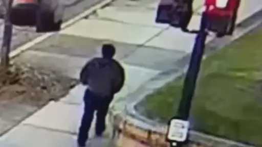 الشرطة الأمريكية تعتقل شخصا بعد مقتل طالبين في... الشرطة الأمريكية تعتقل شخصا بعد مقتل طالبين في إطلاق نار بجامعة براون