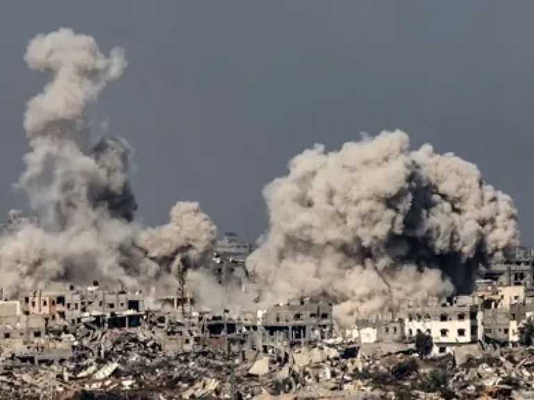 الحوثيون يحذرون إسرائيل من استمرار خروقات وقف إطلاق النار في غزة