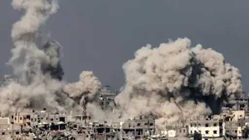 الحوثيون يحذرون إسرائيل من استمرار خروقات وقف إطلاق... الحوثيون يحذرون إسرائيل من استمرار خروقات وقف إطلاق النار في غزة