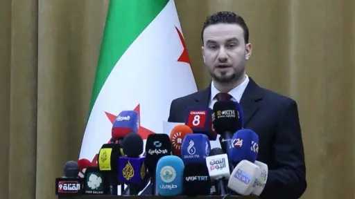 مسئول سوري: منفذ الهجوم الذي قتل أمريكيين انضم... مسئول سوري: منفذ الهجوم الذي قتل أمريكيين انضم حديثا لقوات الأمن ونقل للاشتباه بارتباطه بداعش