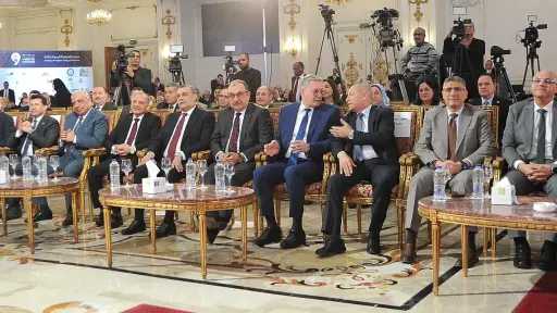 وزير قطاع الأعمال العام: ننفذ مشروعا للهيدروجين الأخضر... وزير قطاع الأعمال العام: ننفذ مشروعا للهيدروجين الأخضر الأكبر على مستوى القارة الأفريقية