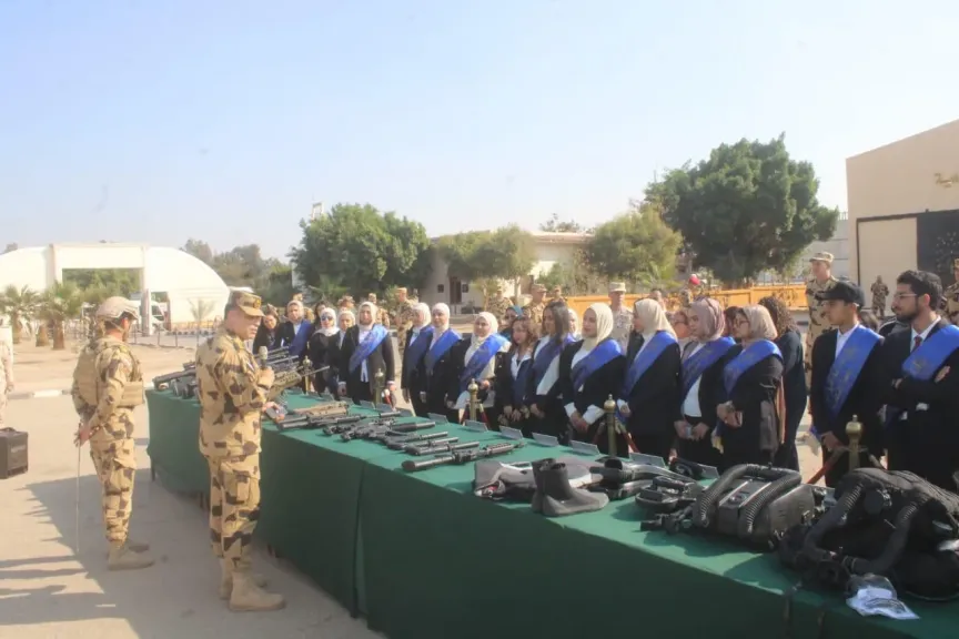 طلاب جامعة الإسكندرية يزورون قيادة قوات الصاعقة