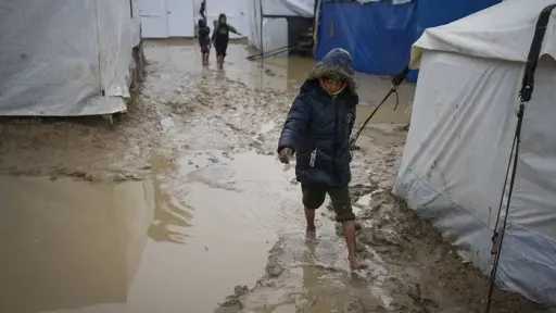 وزير الإسكان الفلسطيني: 70% من القطاع السكني بغزة... وزير الإسكان الفلسطيني: 70% من القطاع السكني بغزة مدمر و1.7 مليون نازح بلا مأوى