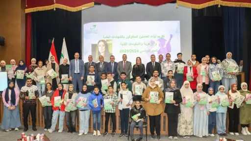 ”رئيس البريد” تكرم أبناء العاملين المتفوقين دراسياً على... ”رئيس البريد” تكرم أبناء العاملين المتفوقين دراسياً على مستوى الجمهورية