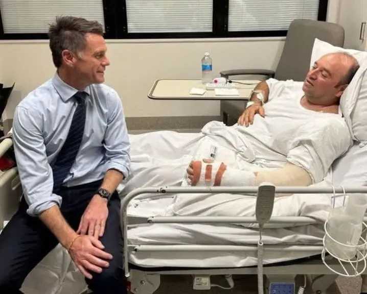 رئيس الوزراء الأسترالي يشيد بالمسلم الذي نزع سلاح أحد المهاجمين في حادث بوندي