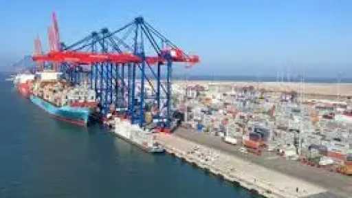 خبير اقتصادي: «منطقة قناة السويس» جذبت استثمارات تدخل... خبير اقتصادي: «منطقة قناة السويس» جذبت استثمارات تدخل مصر لأول مرة