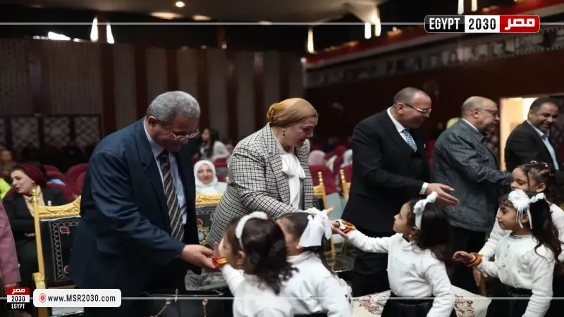 رئيسة المجلس القومي للطفولة والأمومة ومحافظ أسيوط