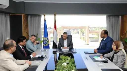 محافظ أسوان: موافقة التأمين الصحي على صرف العلاج لأصحاب الأمراض المزمنة كل شهرين بدلاً من شهر واحد