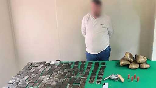 القبض على تاجر مخدرات بدمياط بحوزة حشيش وسلاح... القبض على تاجر مخدرات بدمياط بحوزة حشيش وسلاح نارى ..الأمن يكشف التفاصيل