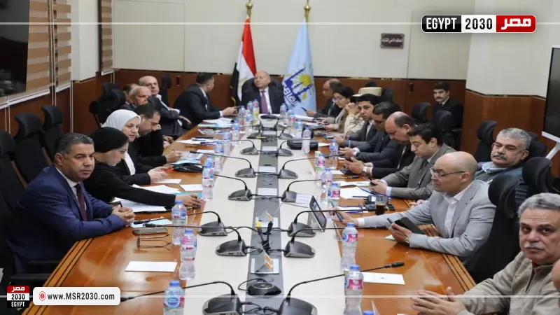 محافظ القاهرة يتابع التصويت بانتخابات مجلس النواب