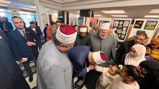 وكيل الأزهر ومفتي الجمهورية ورئيسة ”القومي لذوي الإعاقة” يفتتحون معرضًا للأعمال الفنيَّة للأشخاص ذوي الإعاقة