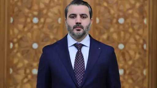 وزير الخارجية السوري يطمئن على البطل أحمد الأحمد بعد إصابته في هجوم سيدني