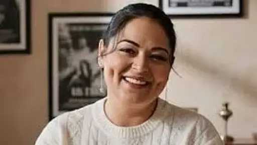 مبتسمة وبتضحك..اللحظات الآخيرة من حياة الفنانة نيفين مندور