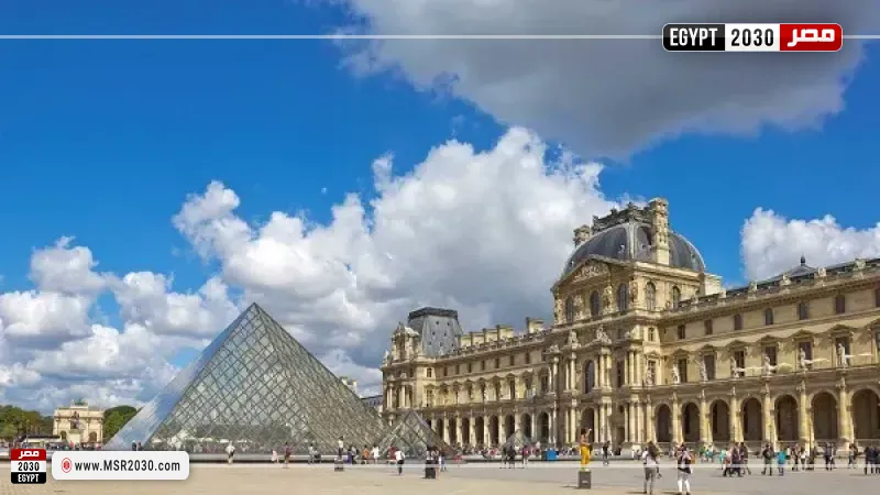 العاملون بمتحف اللوفر يصوتون لصالح تمديد الإضراب مع إعادة فتح المتحف جزئيا