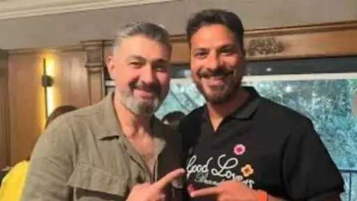 ياسر جلال يعلق على طلاق مصطفى أبو سريع: ”إهدى يا مصطفى وربنا يلم شملك مع المدام وآدم ونوح”