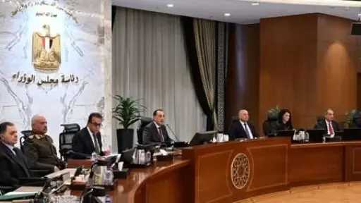 رئيس الوزراء: توجيهات لوزير التعليم بإدراج محتويات عن... رئيس الوزراء: توجيهات لوزير التعليم بإدراج محتويات عن القيم في المناهج