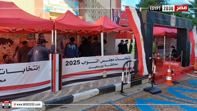 توافد المواطنين على لجان الانتخابات ببورسعيد