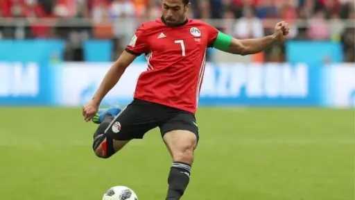 أحمد فتحي يحكي كواليس أزمة غرف الملابس مع حسن شحاتة